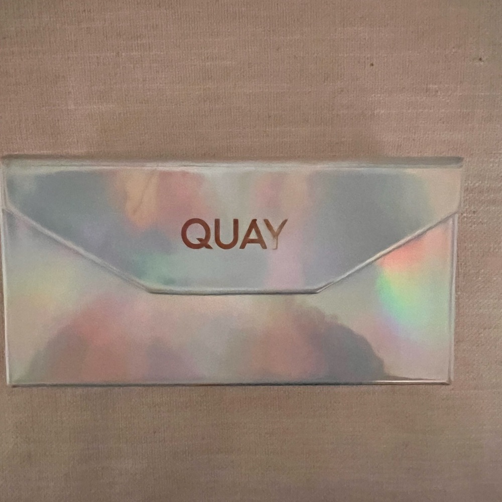 Quay Holographic Sunglass holder - 4 slots!